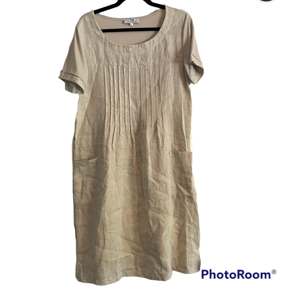 VLT’s by Valentina’s Made in Italy. 100% Linen Dress. Size Large. Pleated Front.